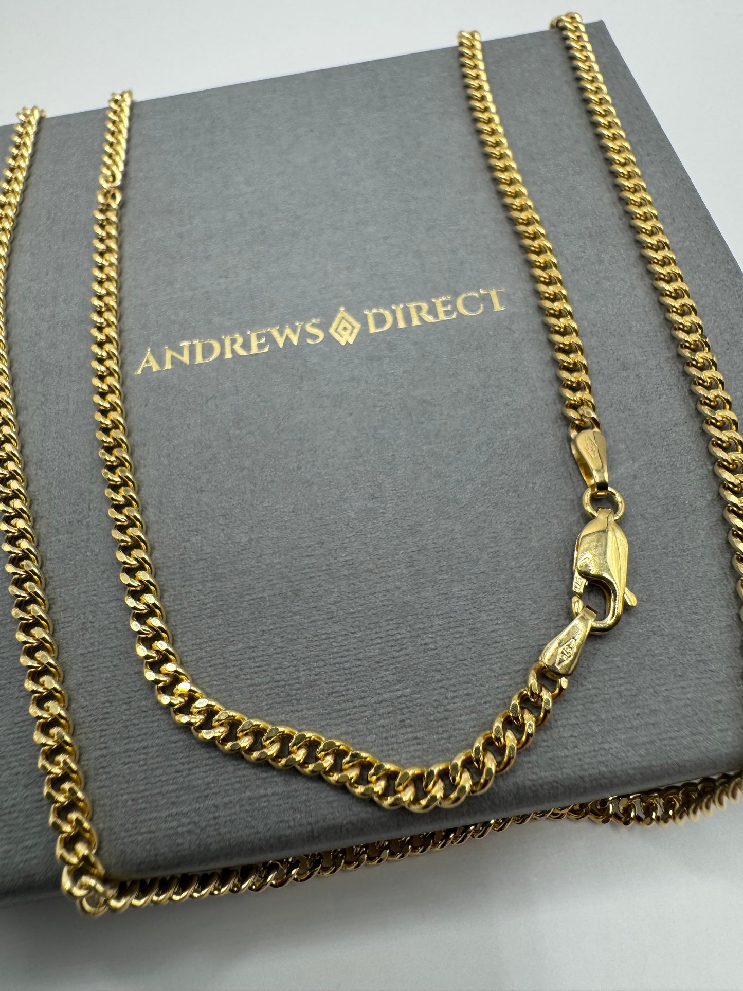 9ct Yellow Gold 3mm Semi Solid Close Curb Chain (281)