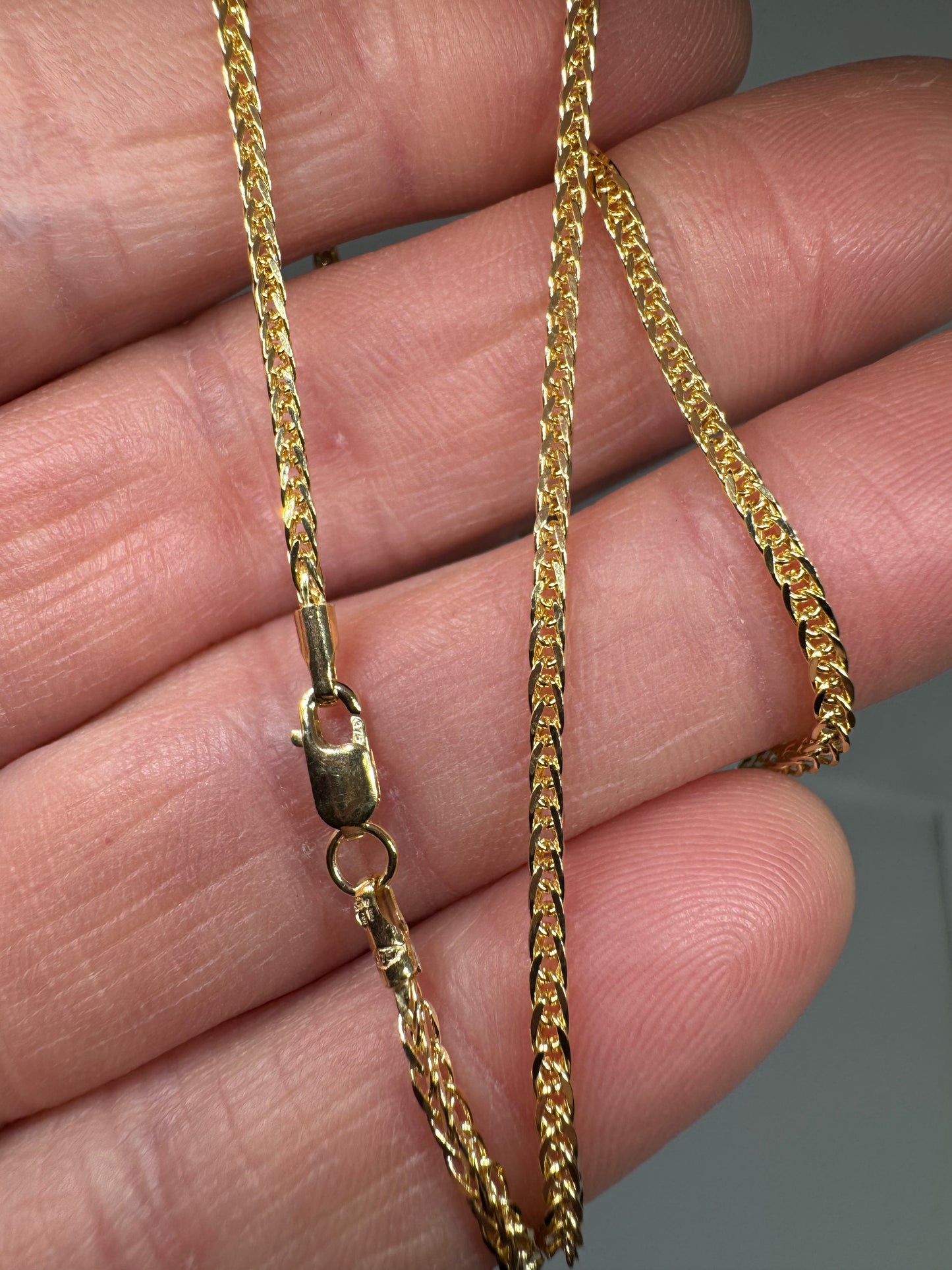 9ct Yellow Gold 2mm Diamond Cut Square Link Spiga 16" / 40cm Chain (0537)