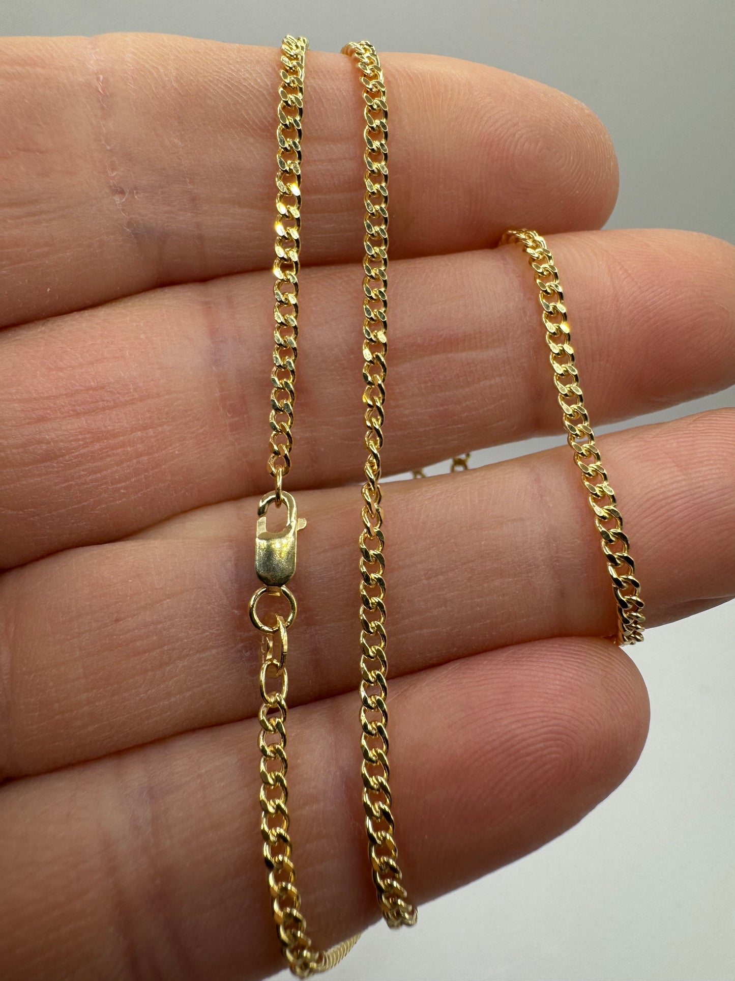 9ct Yellow Gold 2.2mm Semi Solid Curb Chain, Various Lengths (0566)
