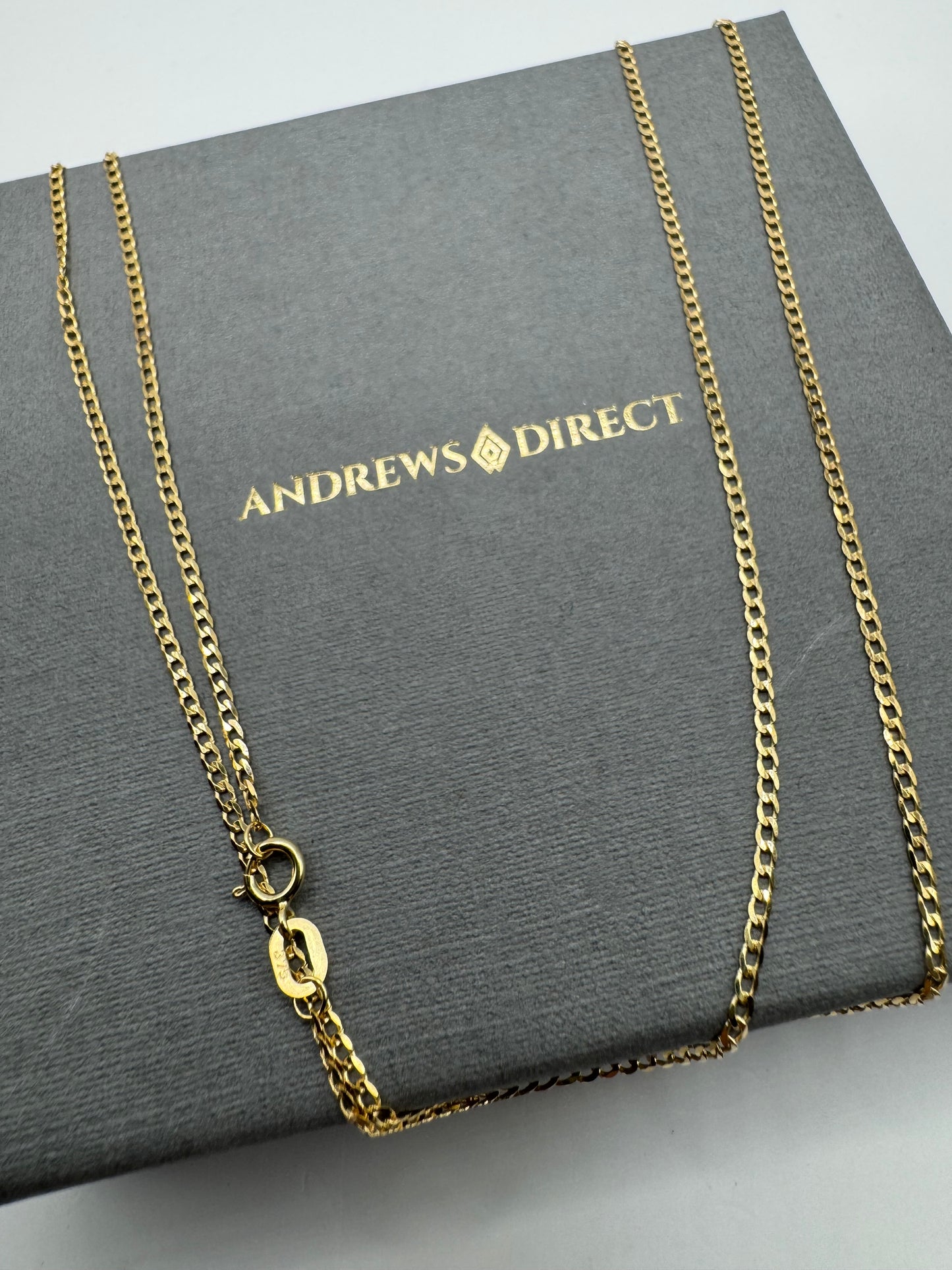 9ct Yellow Gold 1.5mm Flat Diamond Cut Curb Chain (076A)