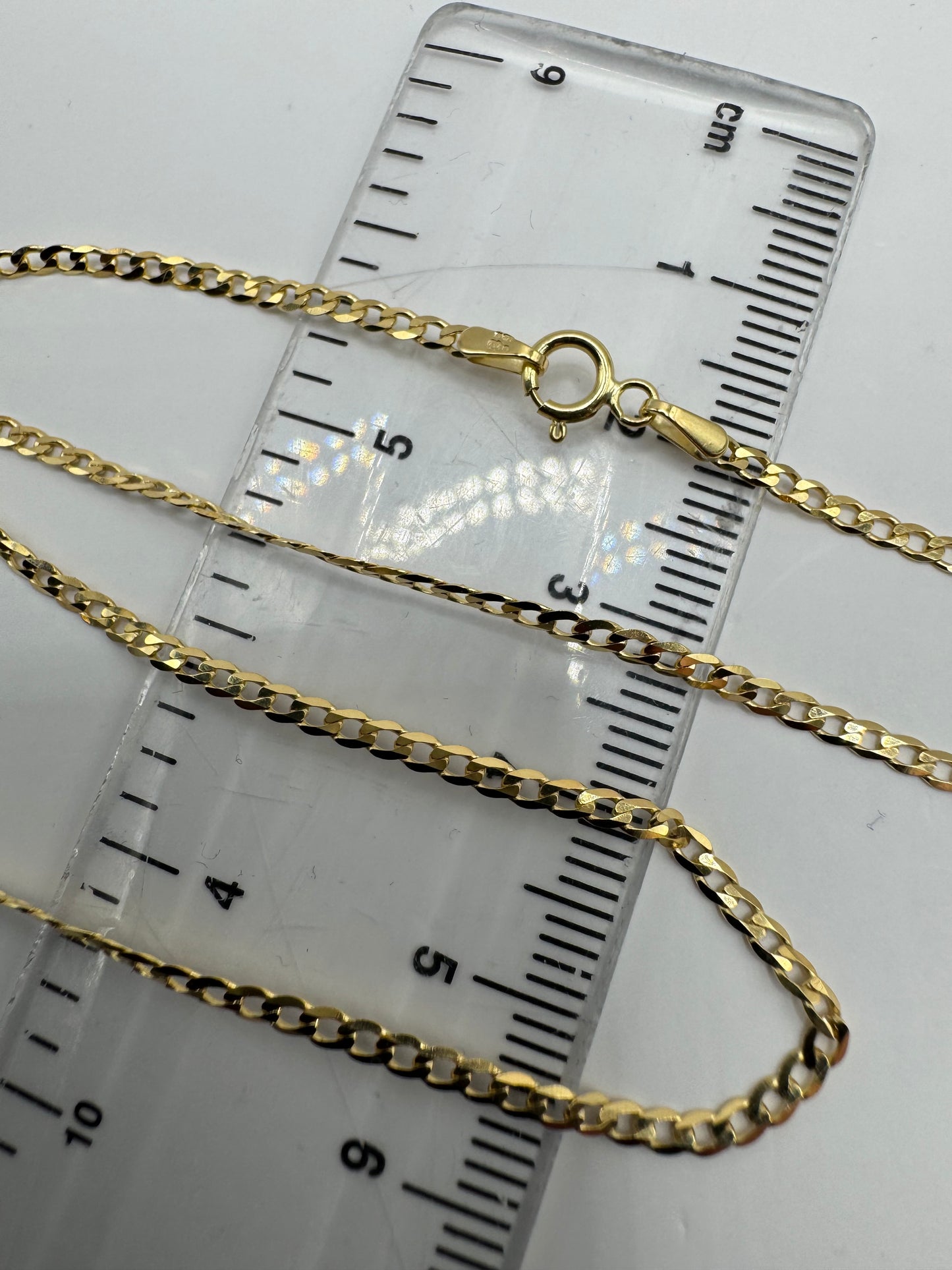 9ct Yellow Gold Flat Bevelled 1.9mm Curb Chain Various Lengths (076B)