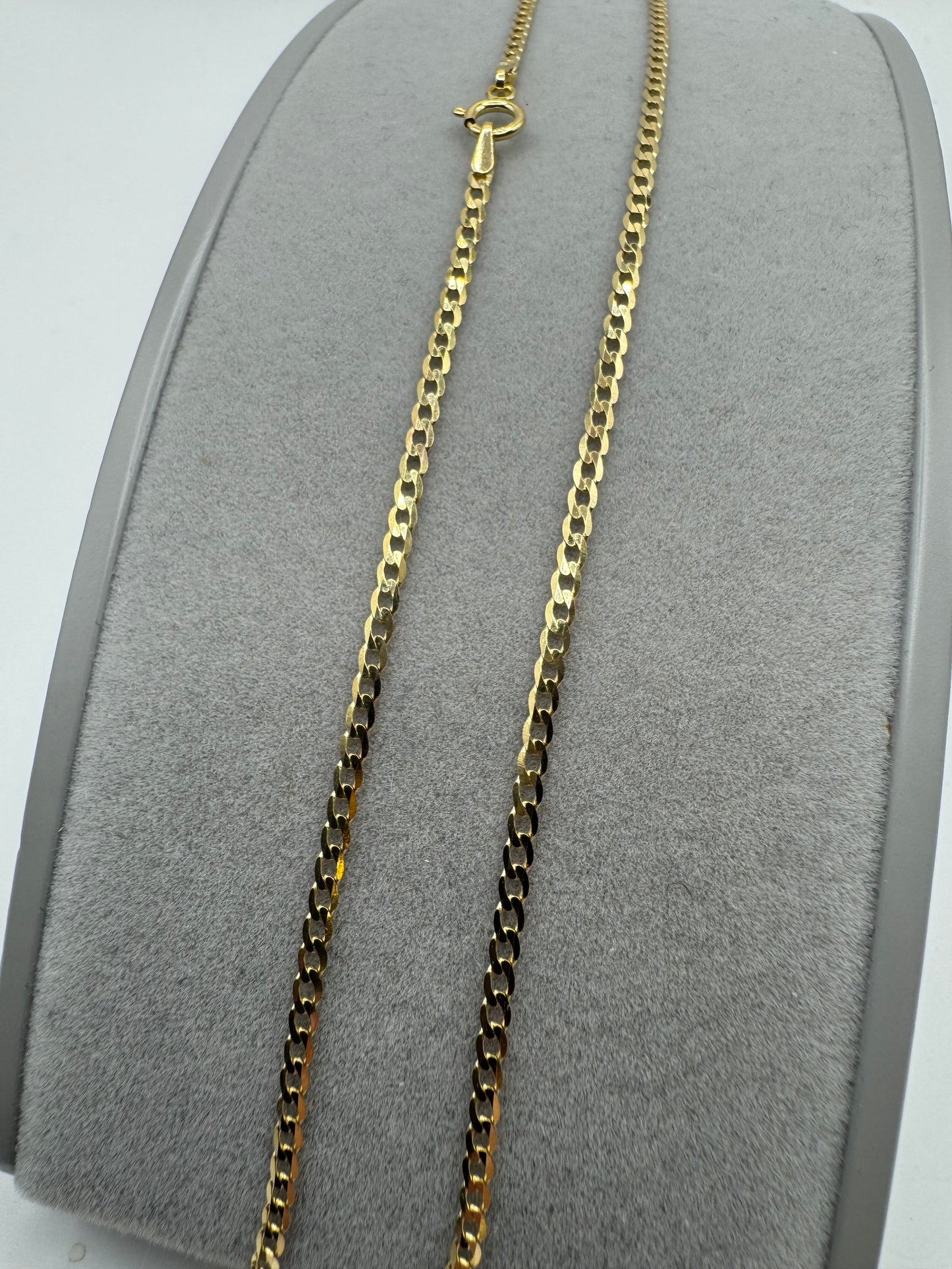 9ct Yellow Gold Flat Bevelled 1.9mm Curb Chain Various Lengths (076B)