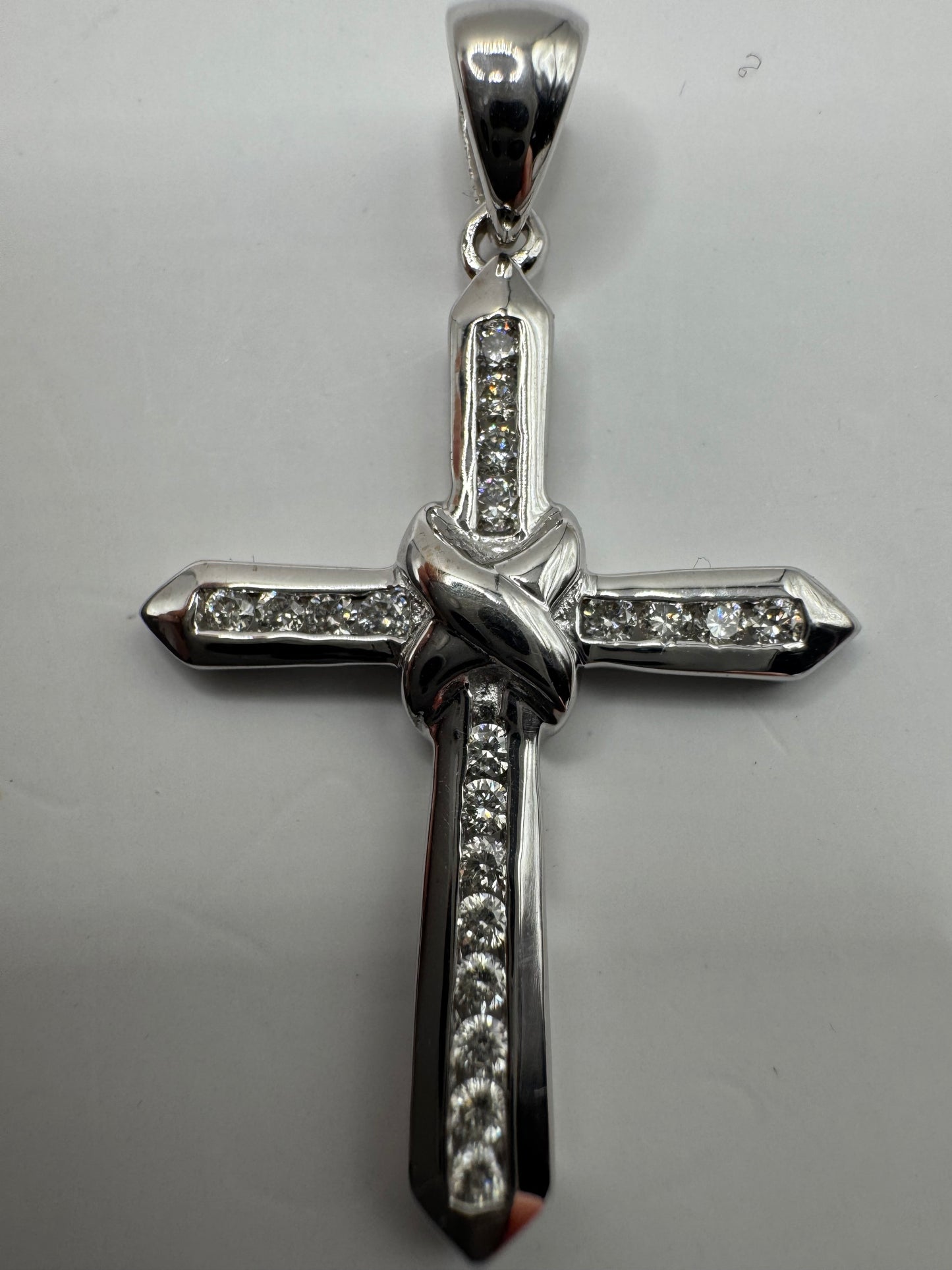 9ct White Gold 35x20mm 0.25ct Diamond Set Cross (0035)