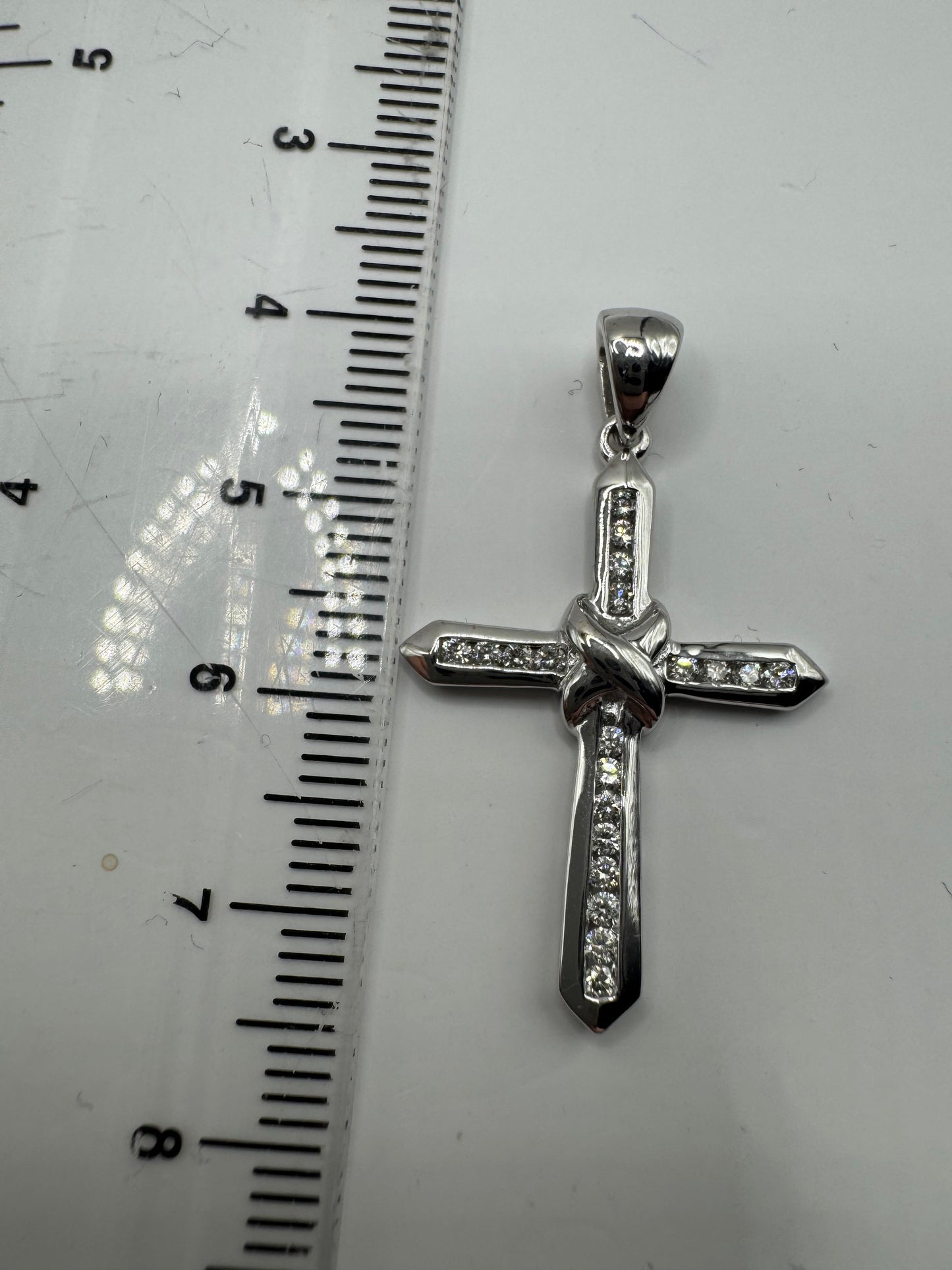 9ct White Gold 35x20mm 0.25ct Diamond Set Cross (0035)
