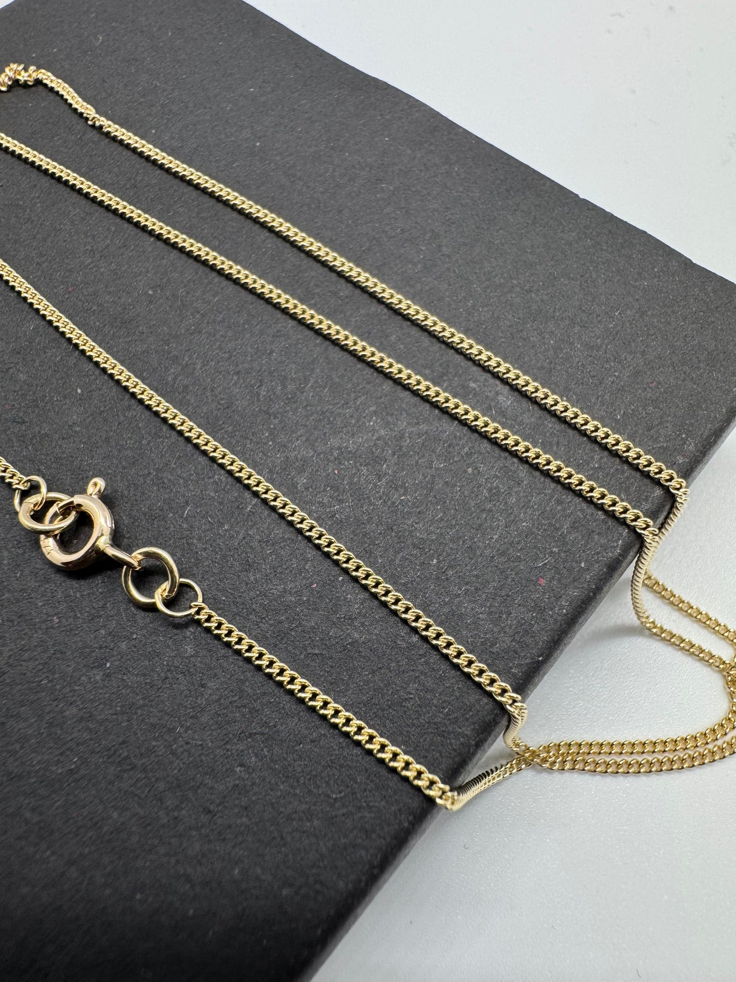 9ct Yellow Gold 1.2mm Curb Link Chain Various Lengths (G14C)