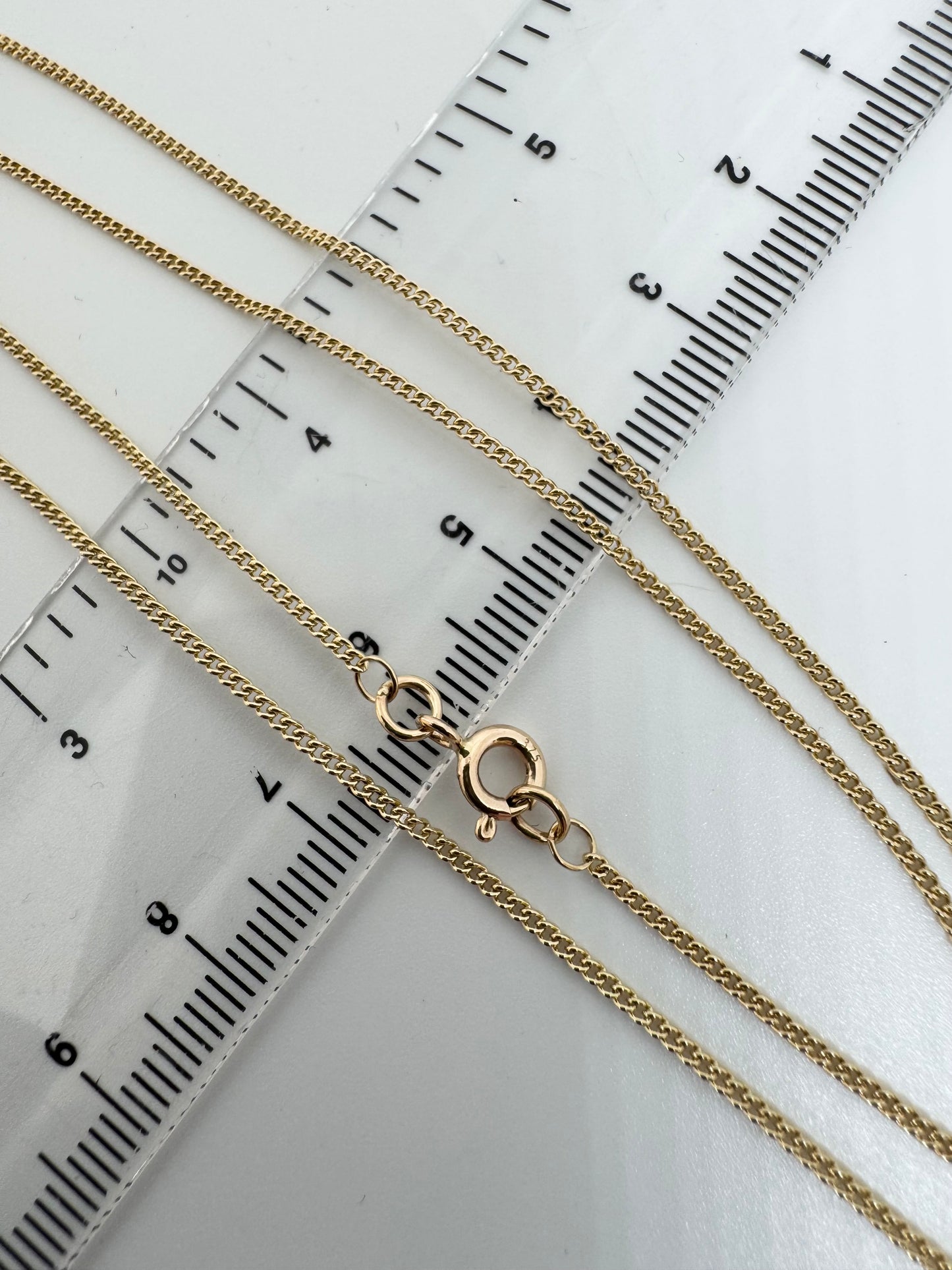 9ct Yellow Gold 1.4mm Curb Link Chain Various Lengths Available (G16C)
