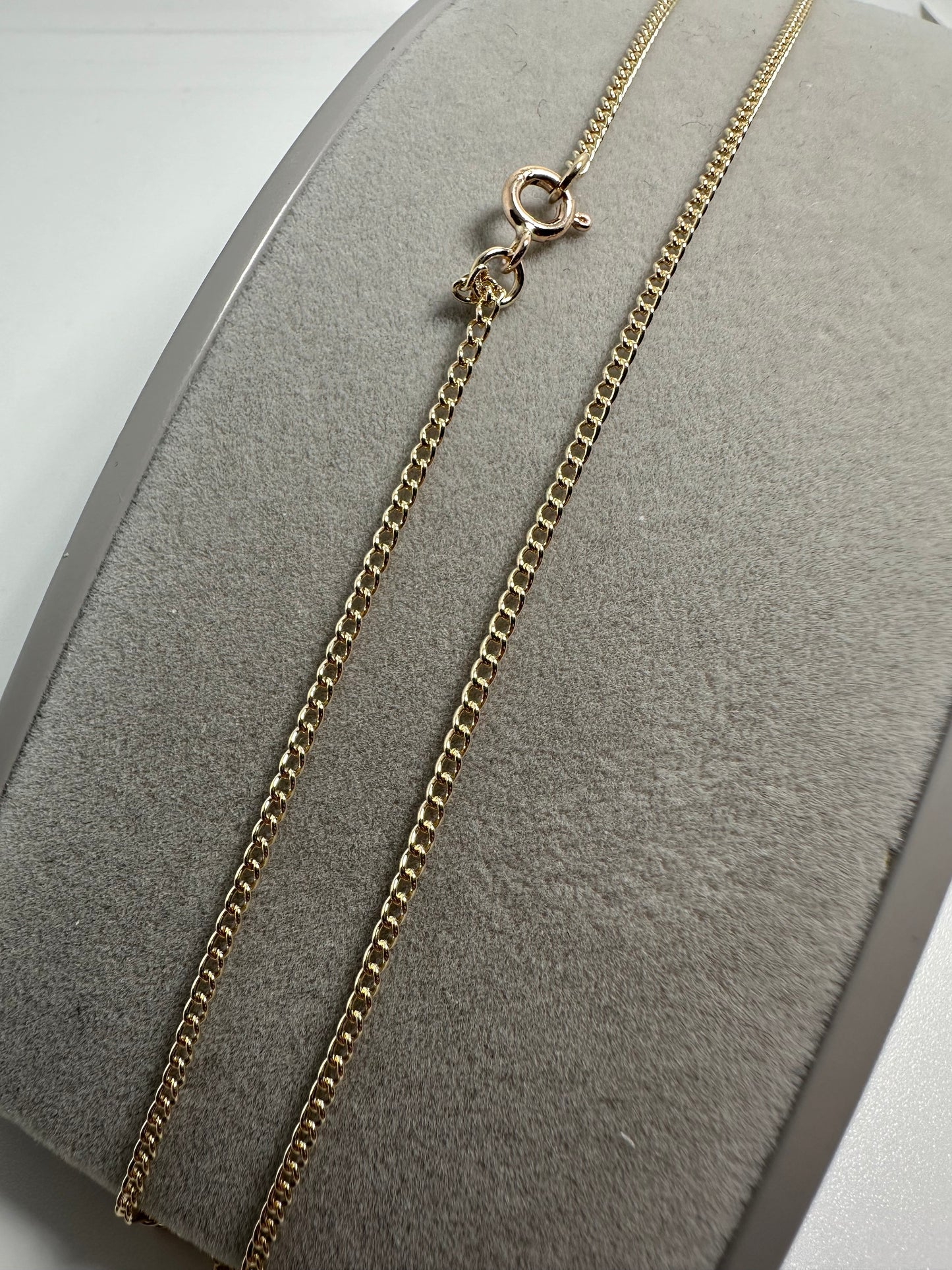 9ct Yellow Gold 1.6mm Curb Open Link Chain Various Lengths  (G1818C)