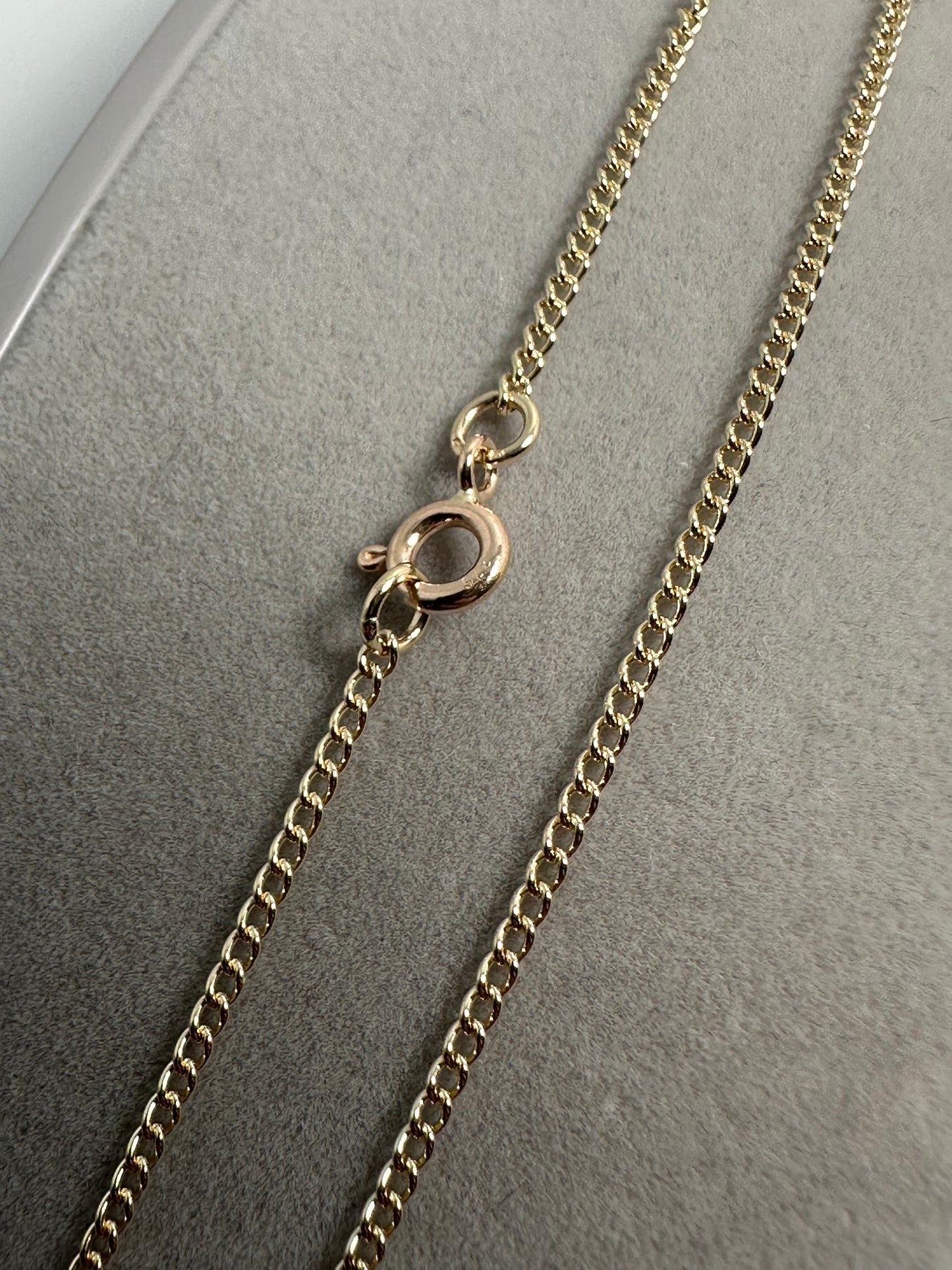 9ct Yellow Gold 1.6mm Curb Open Link Chain Various Lengths  (G1818C)
