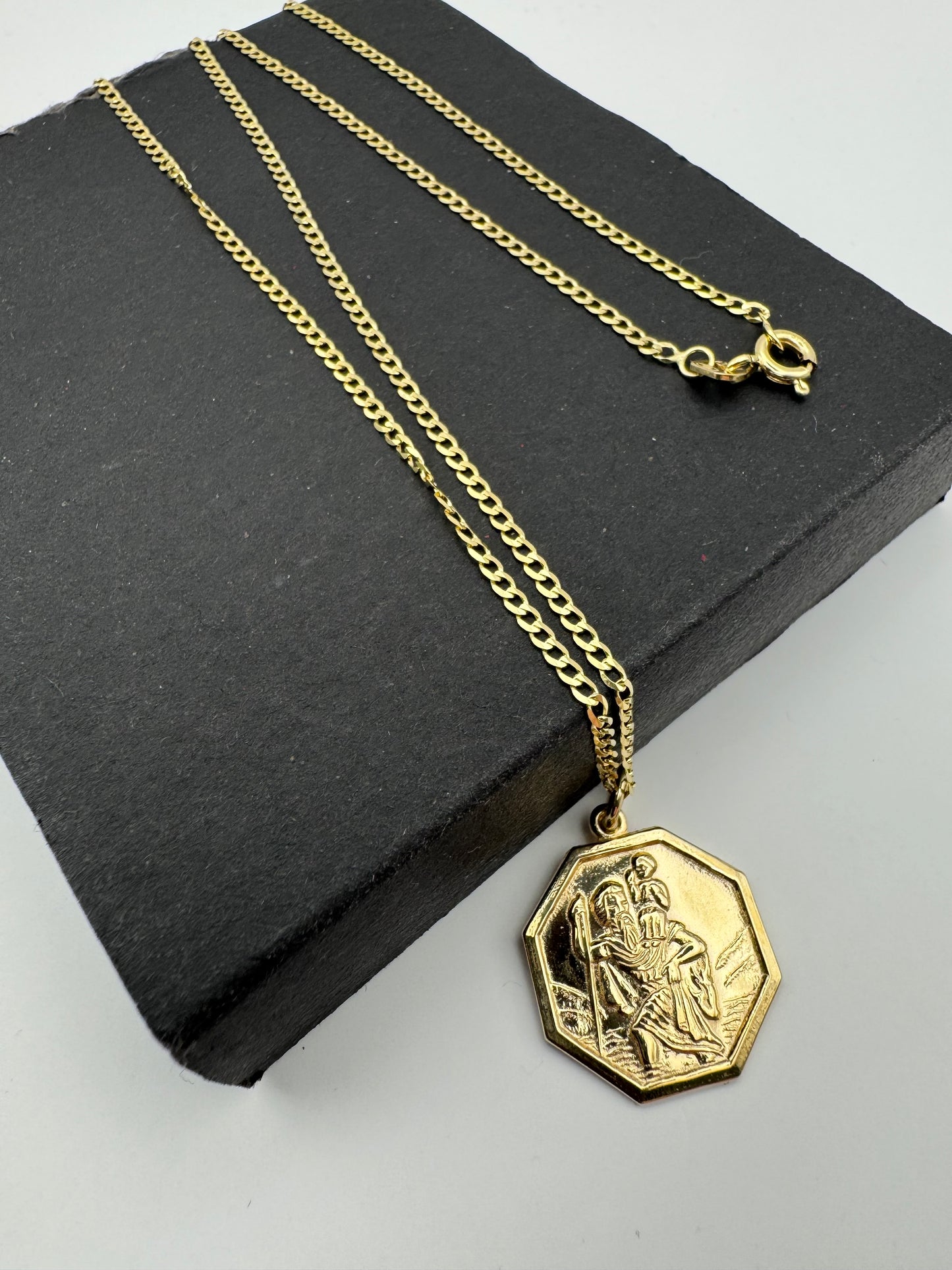 9ct Yellow Gold Solid St Christopher Pendant Necklace 18 Inch