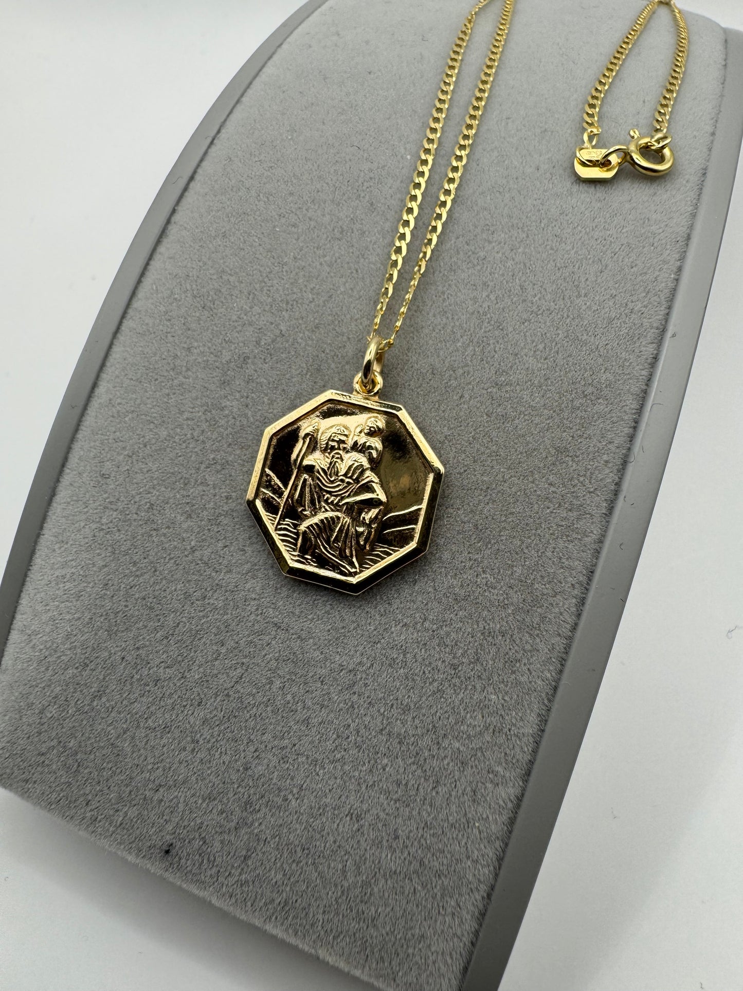 9ct Yellow Gold Solid St Christopher Pendant Necklace 18 Inch