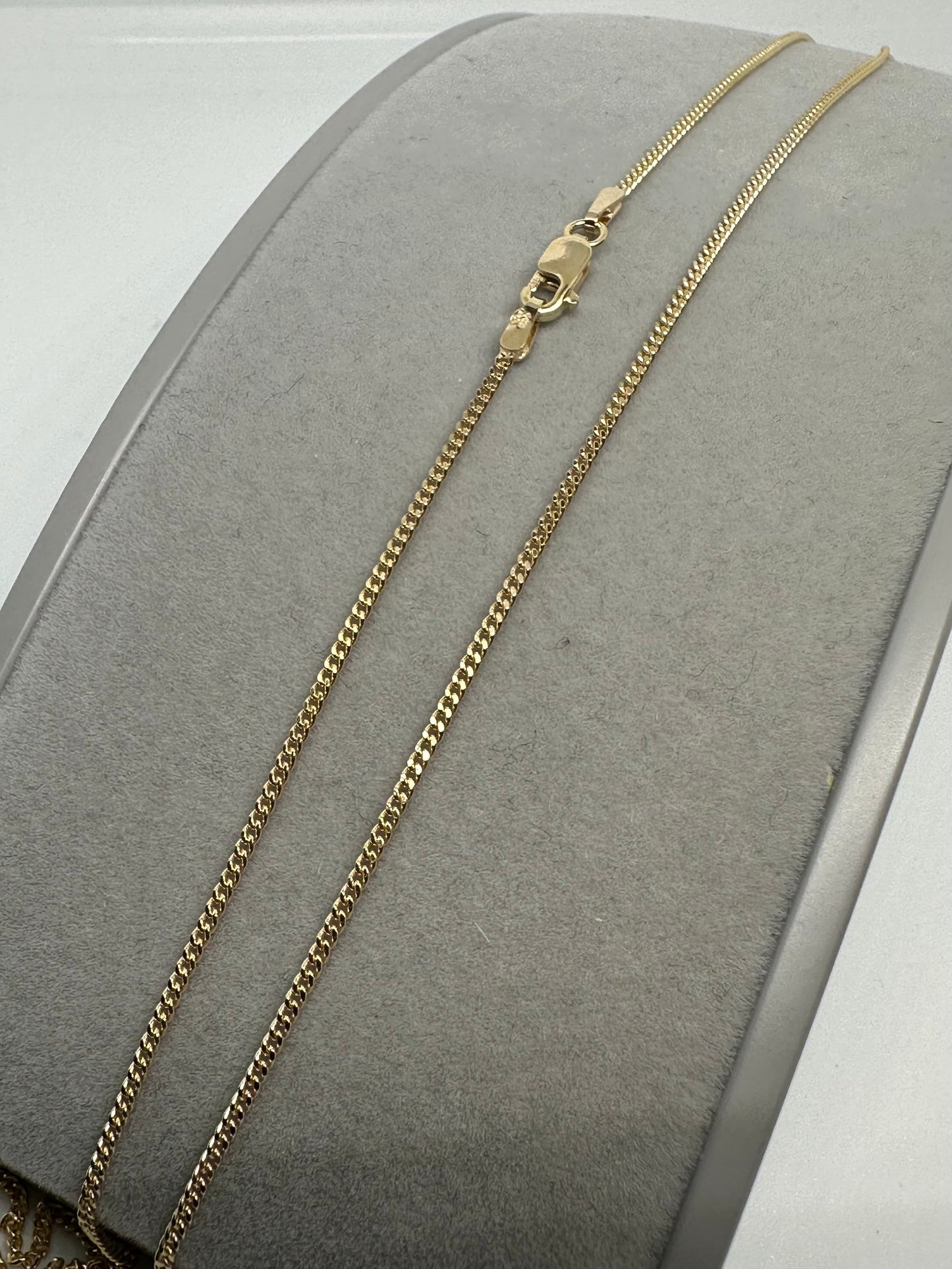 9ct Yellow Gold Solid Gold 1.3mm Curb Chain Various Lengths (006B)