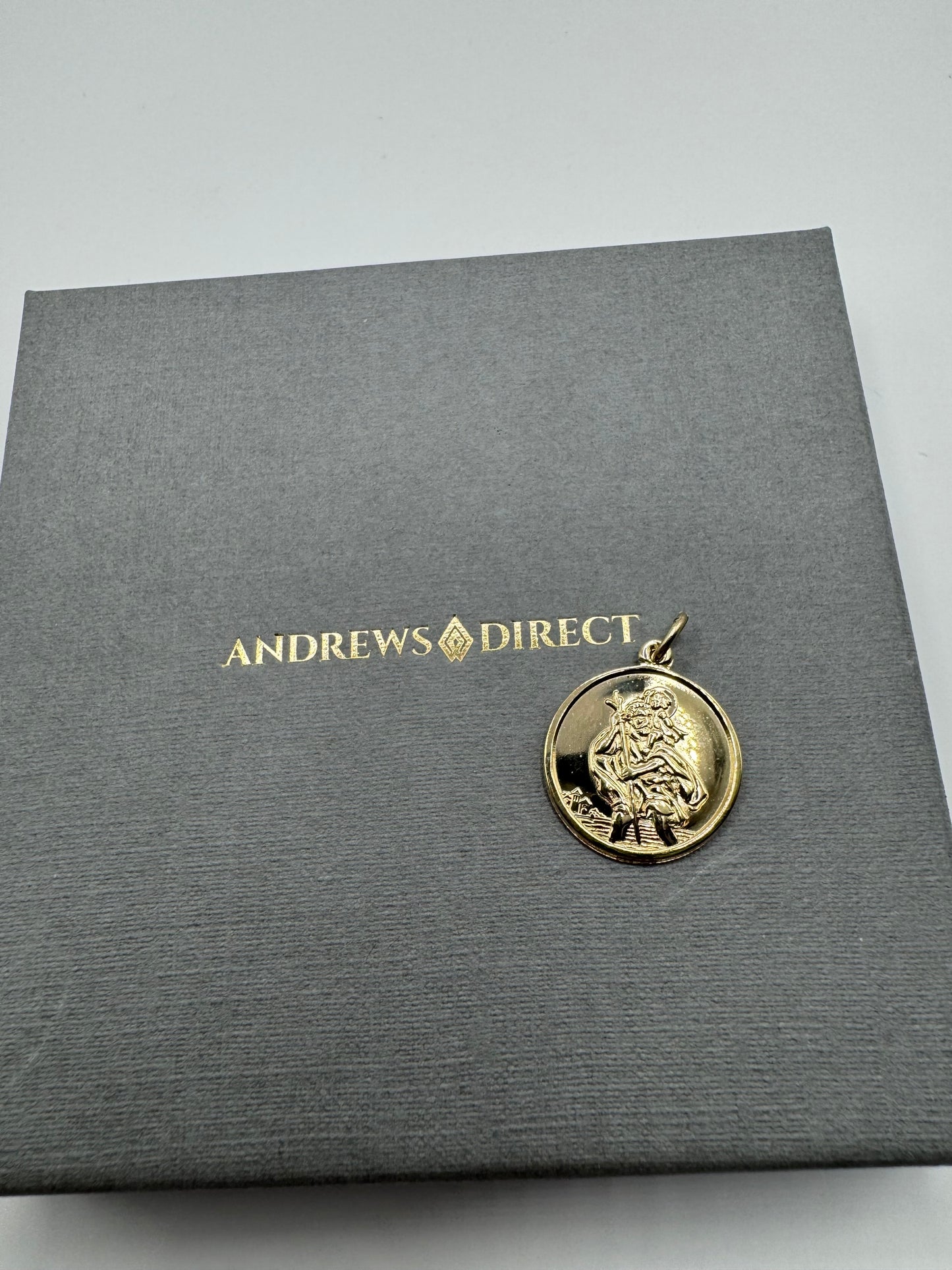 9ct Yellow Gold Solid St Christopher Double Side Pendant (035)