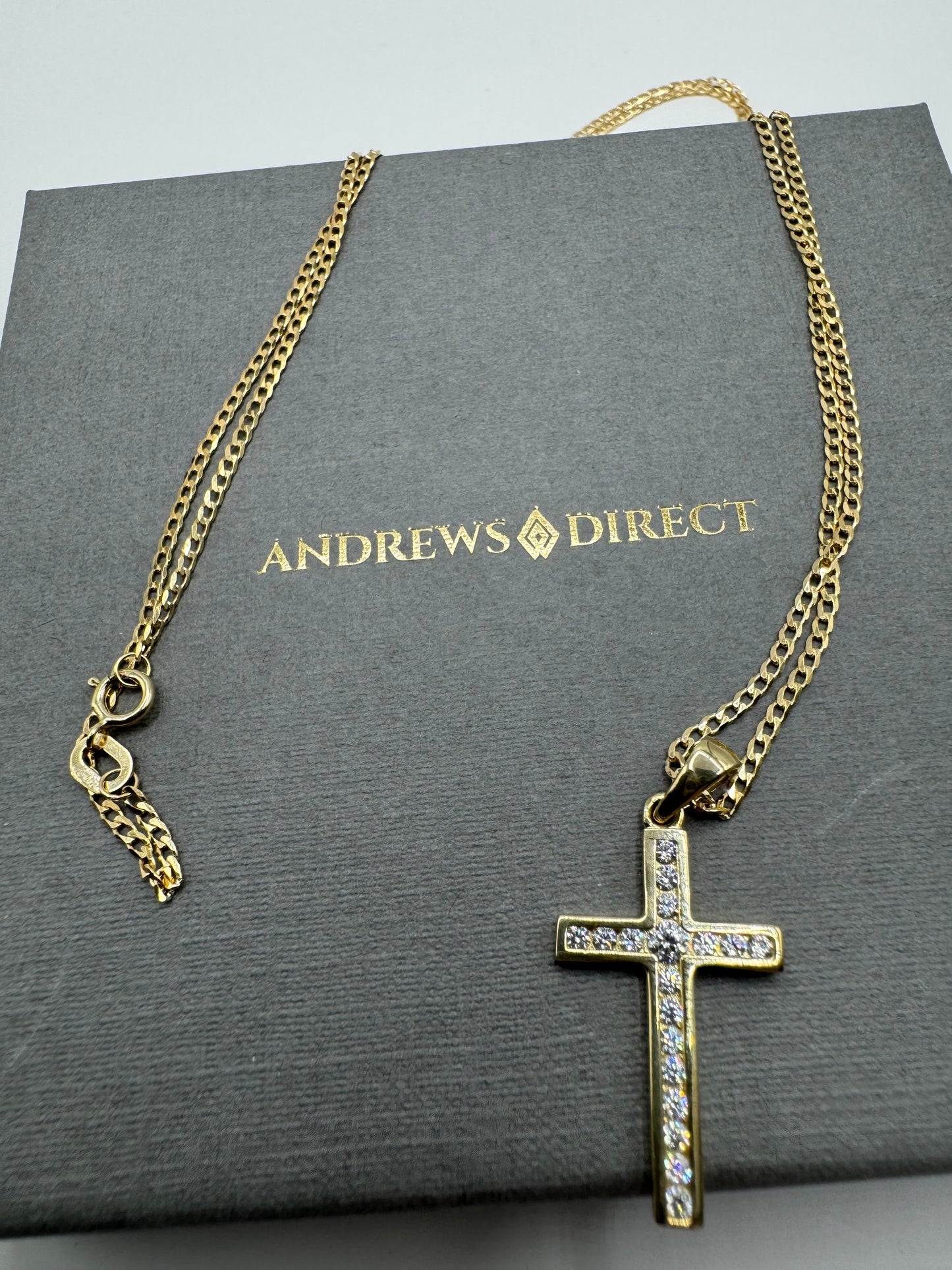 9ct Yellow Gold Cross Pendant and Diamond Cut Curb Chain (149076)