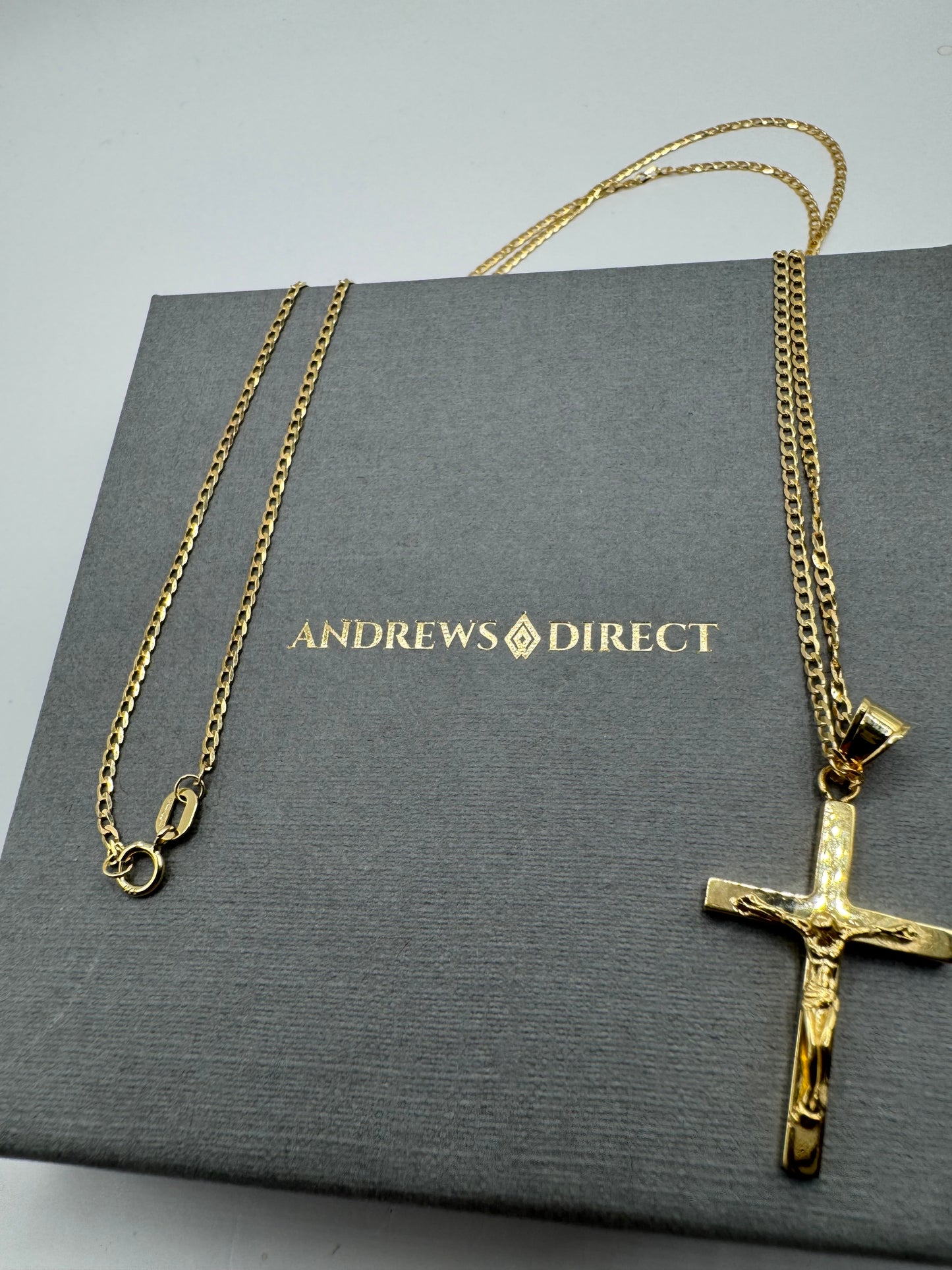 9ct Yellow Gold Cross Crucifix Pendant on Gold 20" Diamond Cut Chain (155.076A)