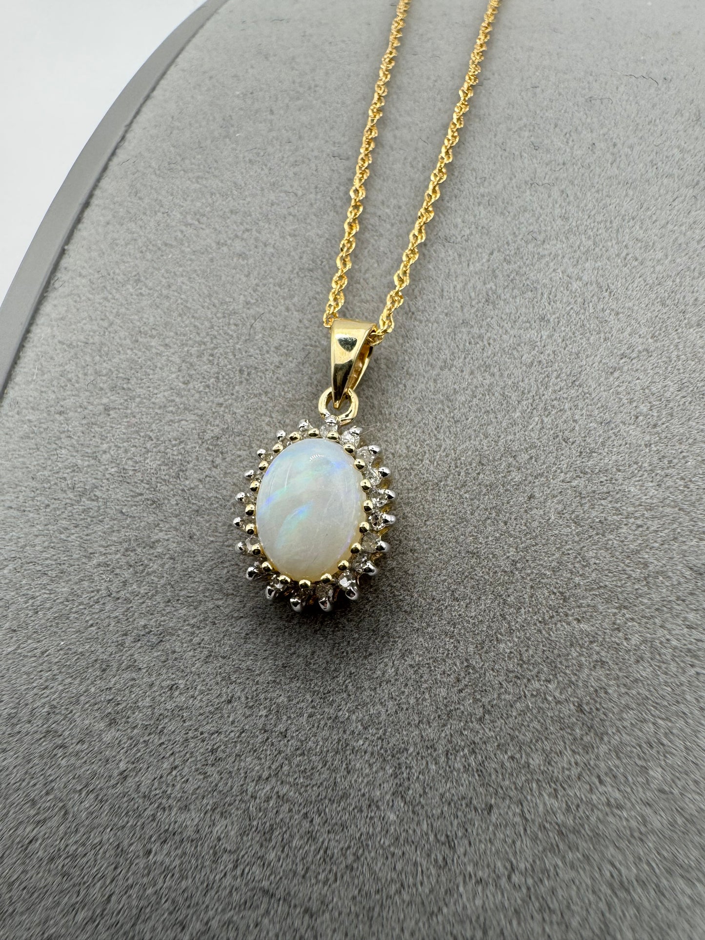 9ct Yellow Gold Real Opal Diamond Cluster Pendant on 20" Chain (266O)