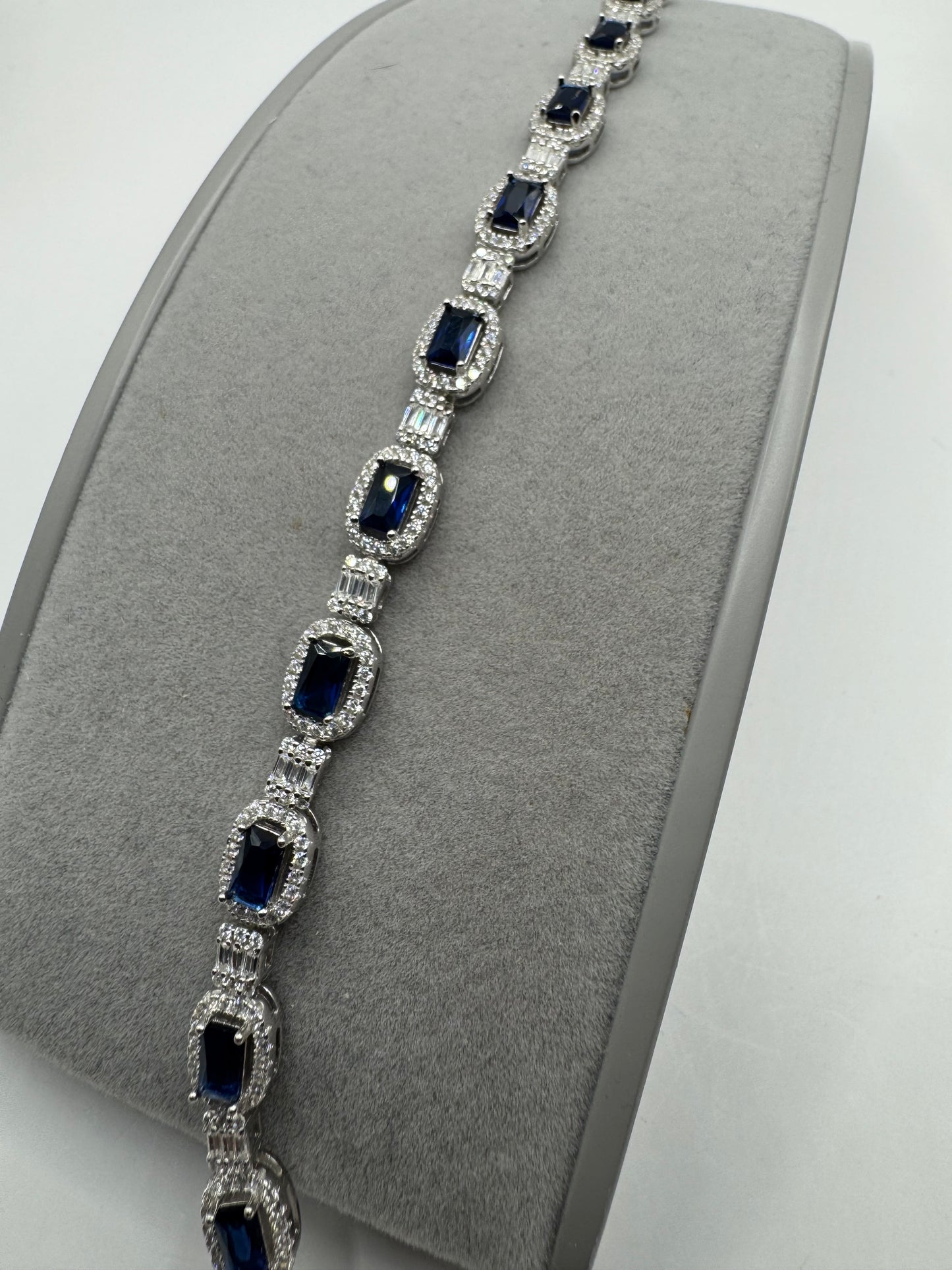 Sterling Silver Stunning Blue and Clear CZ Tennis Bracelet 7.5 Inch (0439)