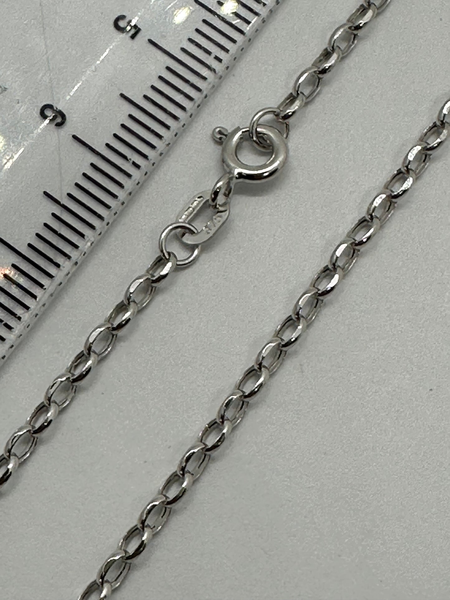 9ct White Gold 1.6mm Hollow Belcher Oval Chain Various Lengths (0608)