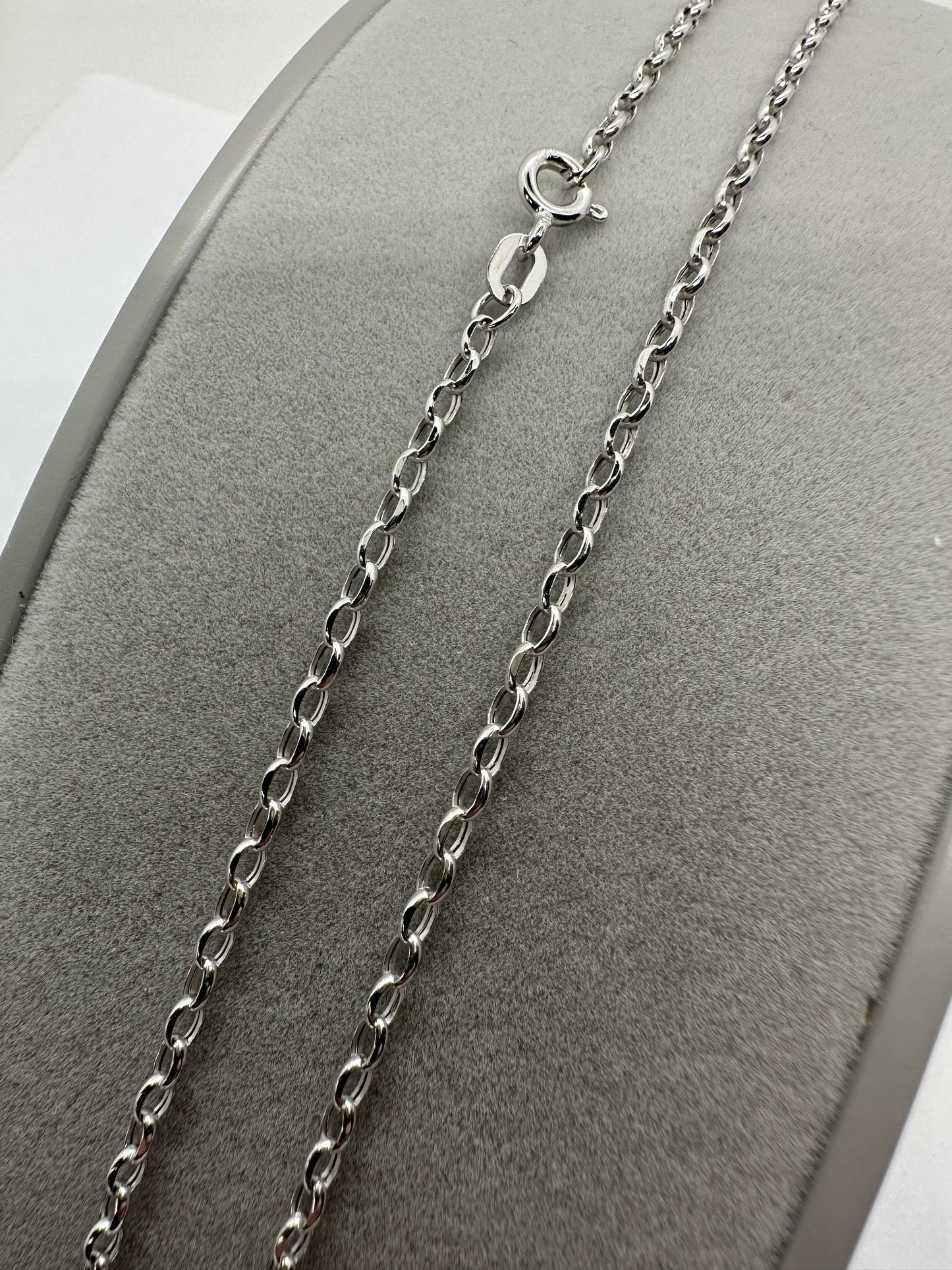 9ct White Gold 1.6mm Hollow Belcher Oval Chain Various Lengths (0608)